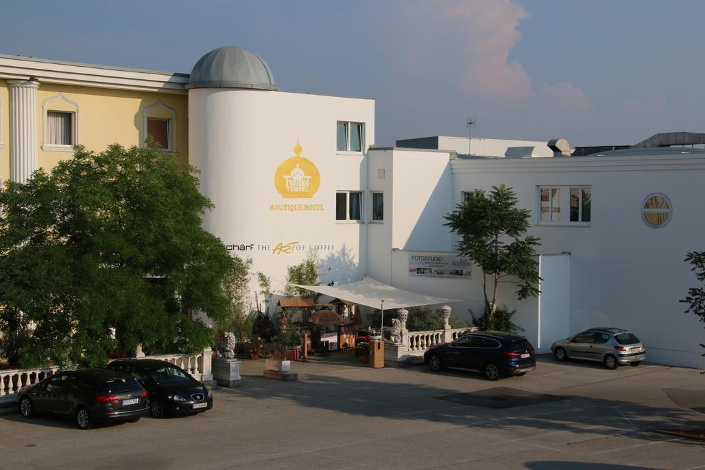 Hotel Freizeittempel Wiener Neustadt Exterior photo